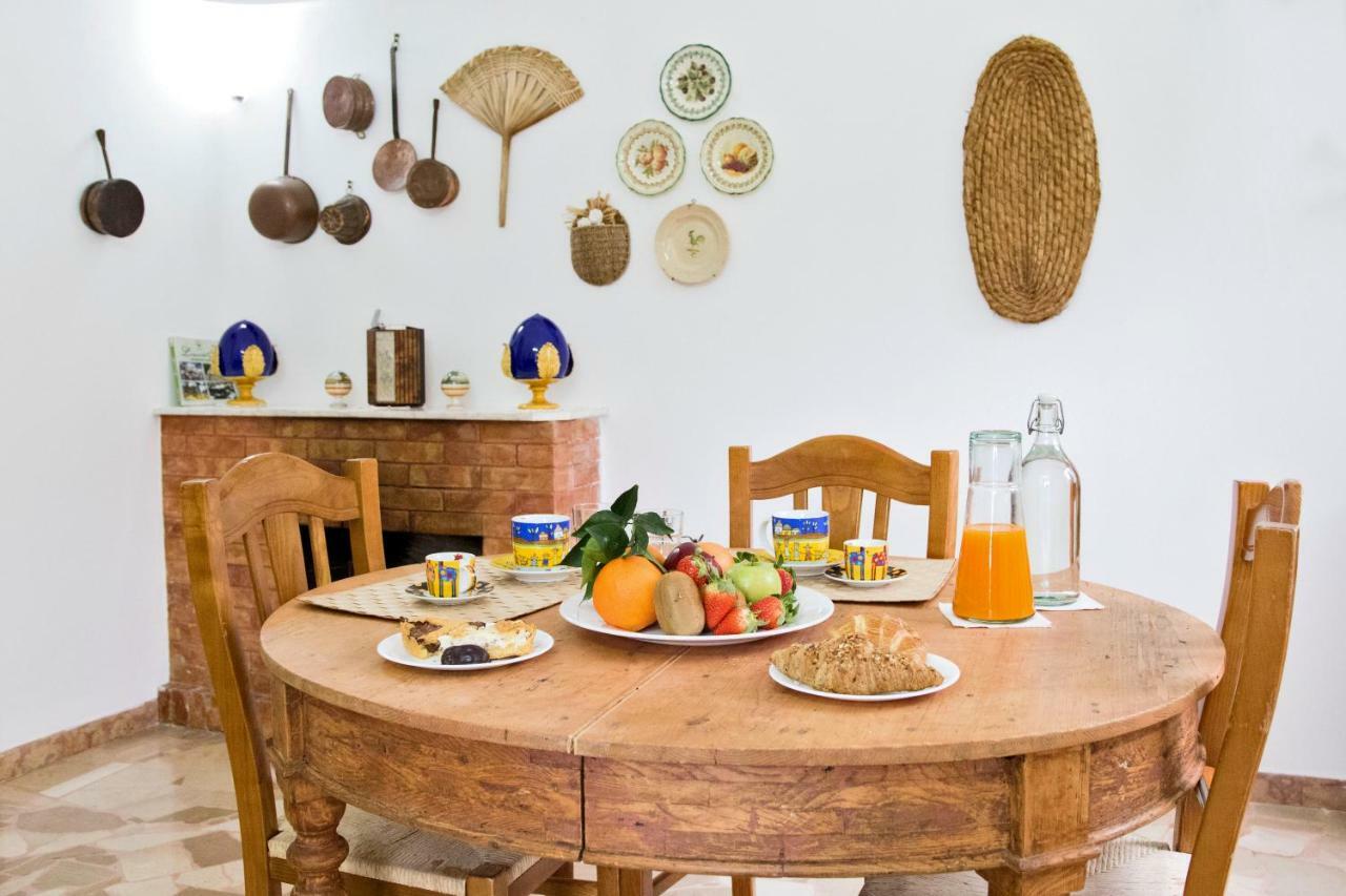 Bed and Breakfast Domus Relax Selva Di Fasano Exterior foto